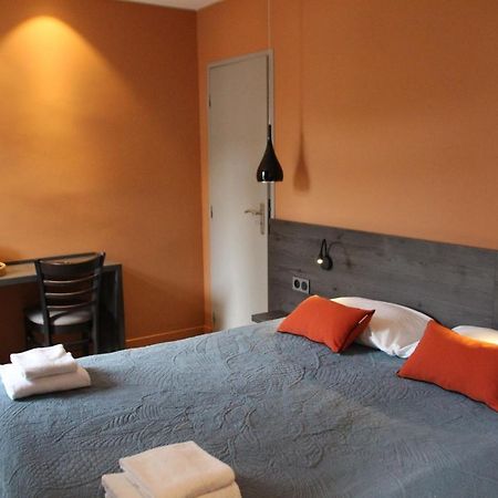 Hotel Le Pont Neuf Saint-Affrique Bagian luar foto